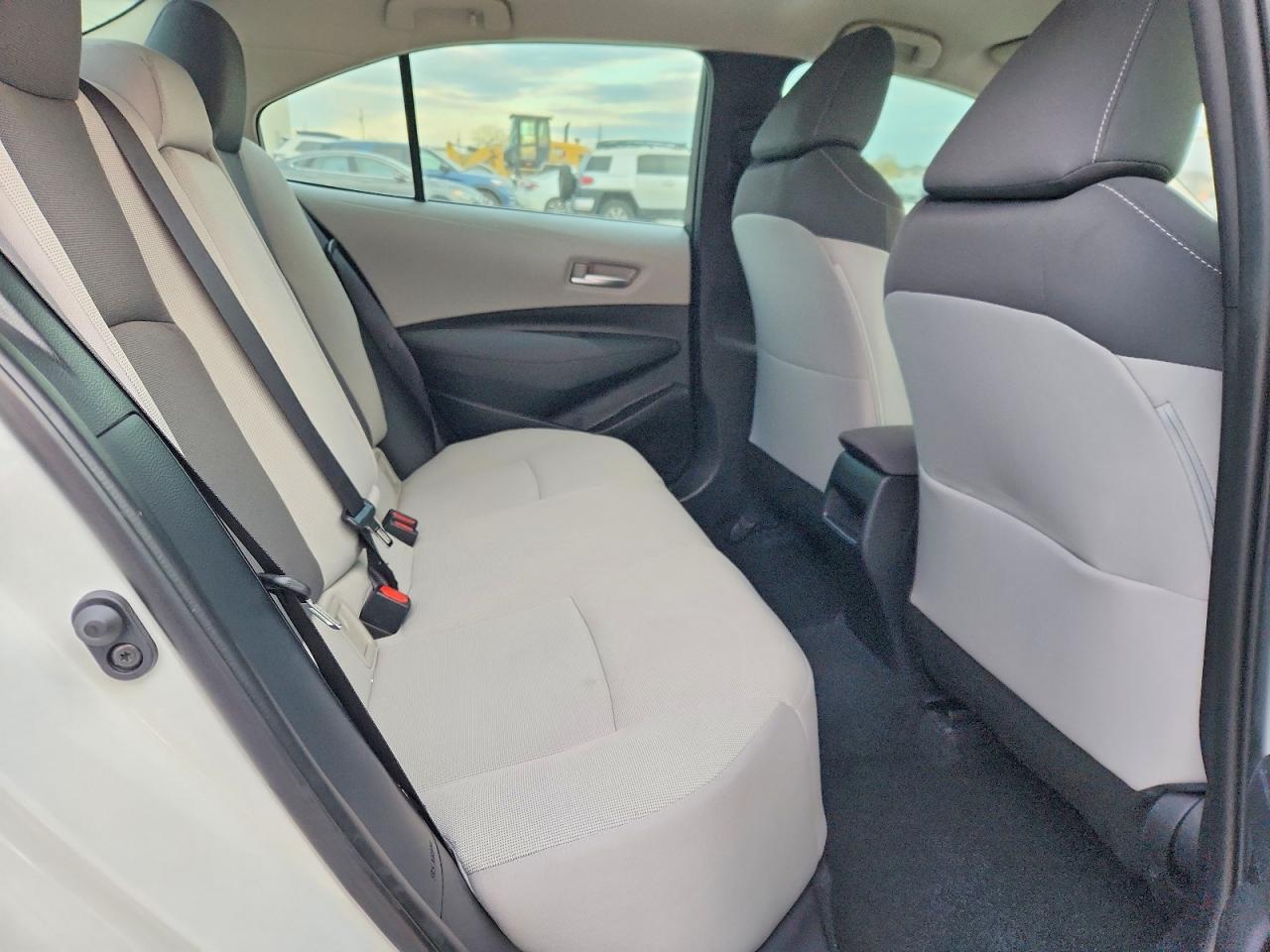 2021 TOYOTA COROLLA LE photo 10