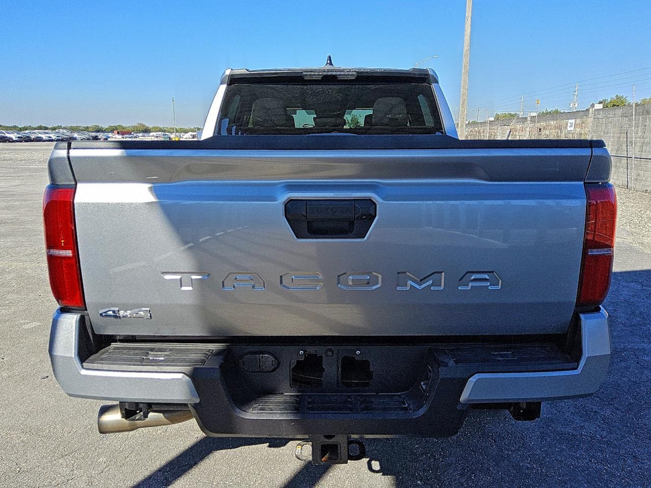 2025 TOYOTA TACOMA DOUBLE CAB photo 6