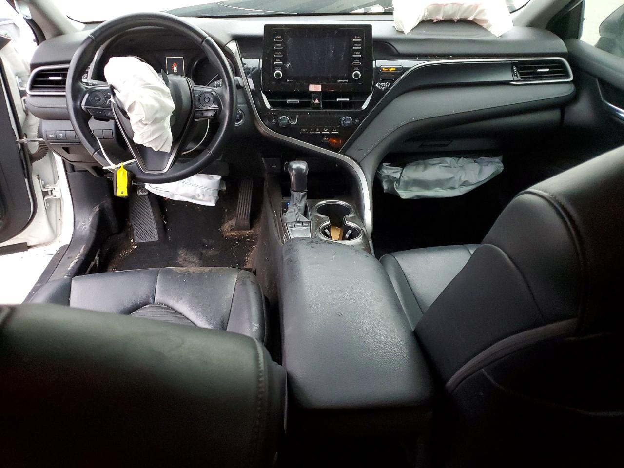 2022 TOYOTA CAMRY SE photo 8