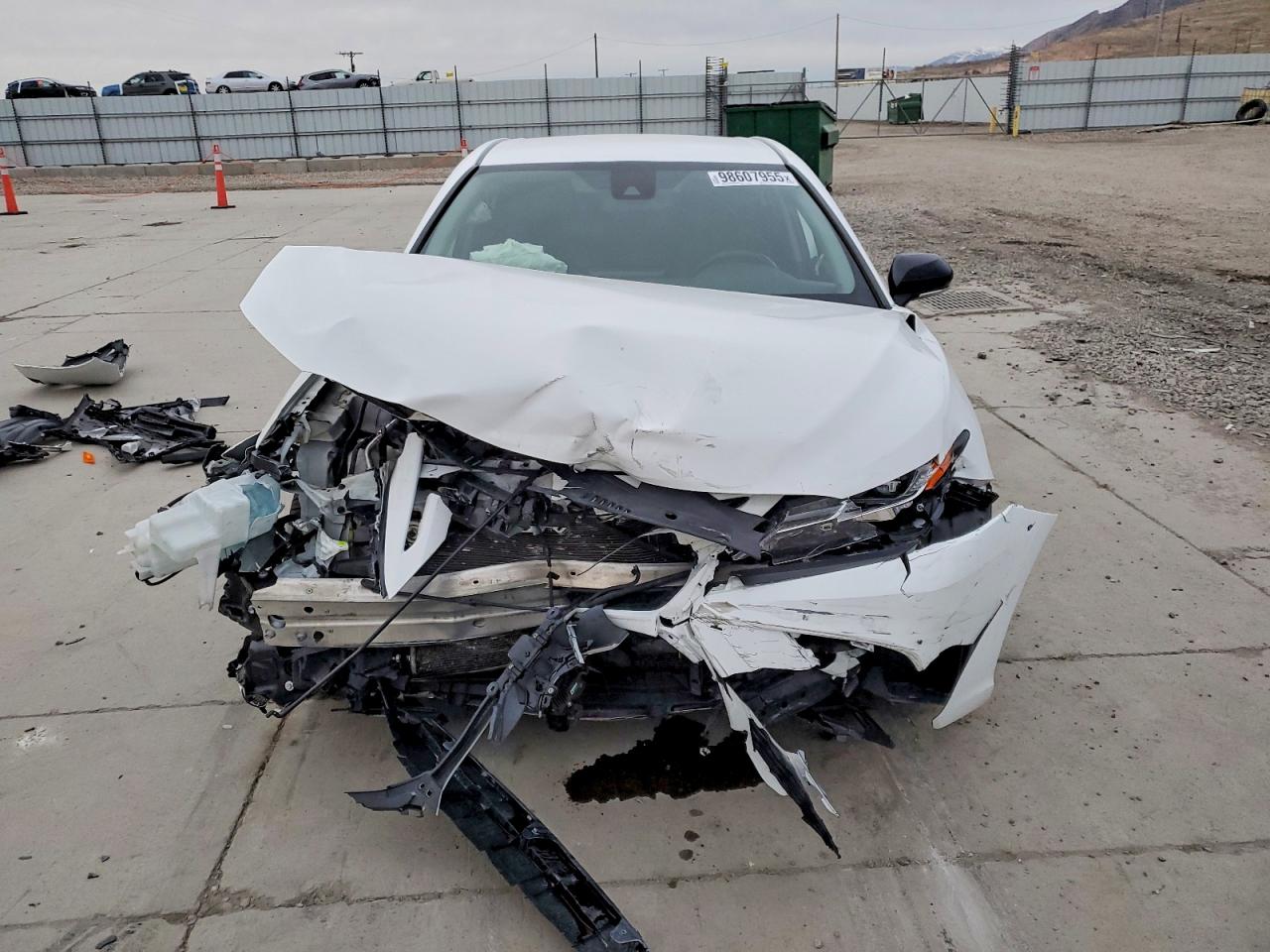 2022 TOYOTA CAMRY SE photo 5