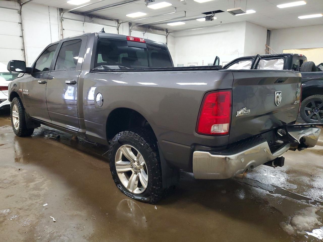 2014 RAM 1500 SLT photo 3