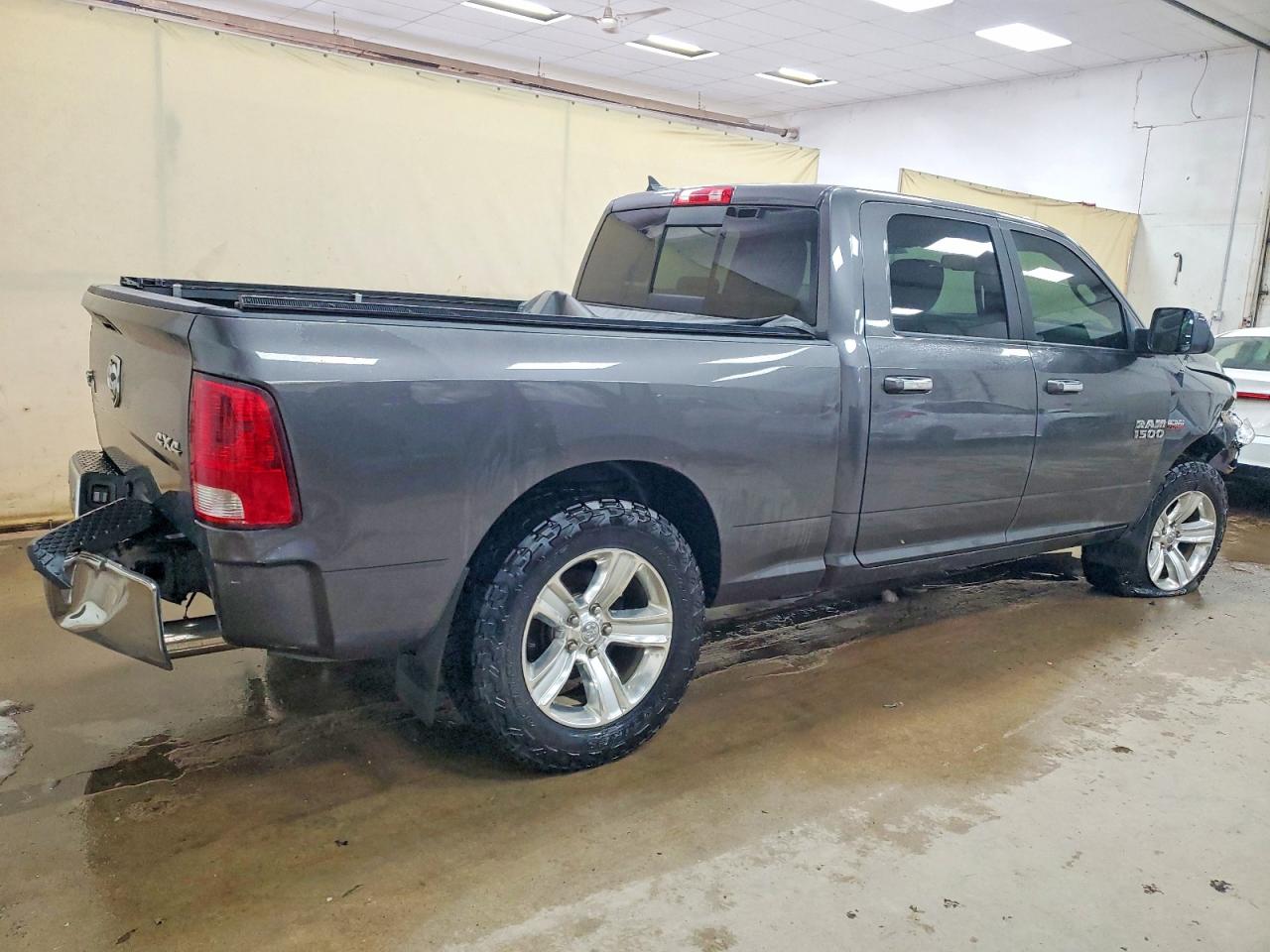 2014 RAM 1500 SLT photo 5