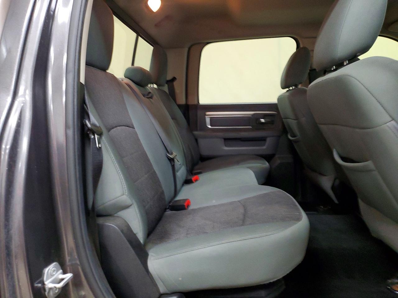 2014 RAM 1500 SLT photo 19