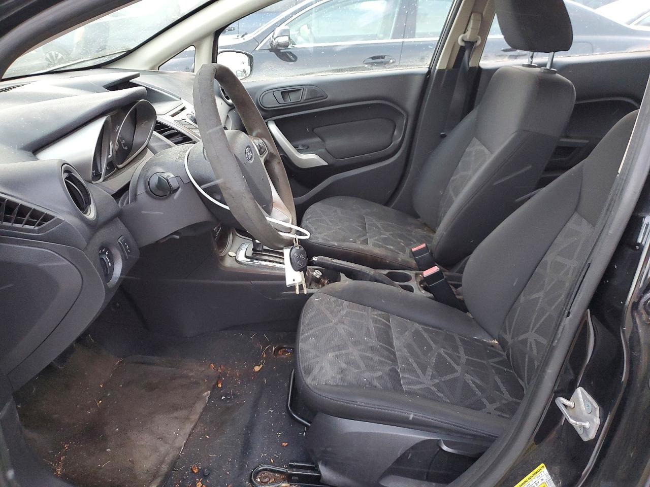 2011 FORD FIESTA SE photo 7
