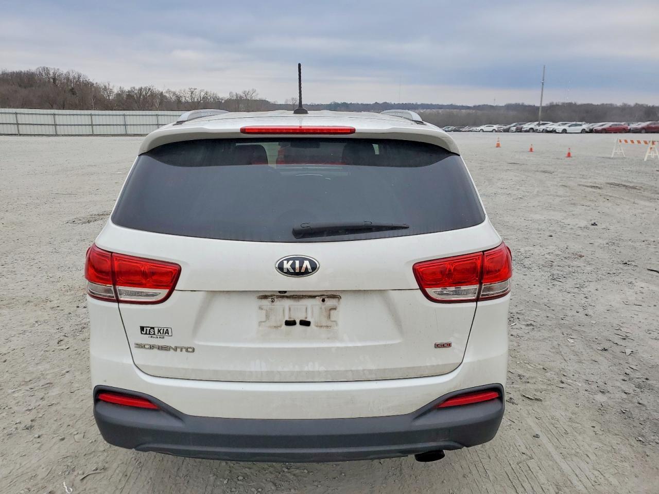 2017 KIA SORENTO LX photo 6