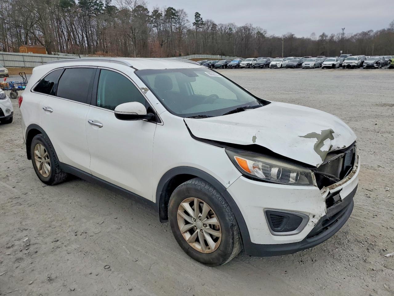 2017 KIA SORENTO LX photo 4