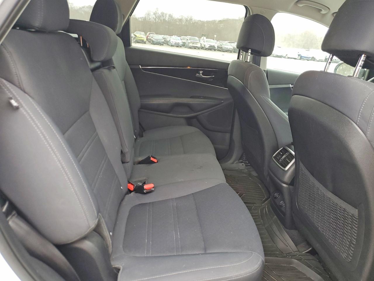 2017 KIA SORENTO LX photo 11