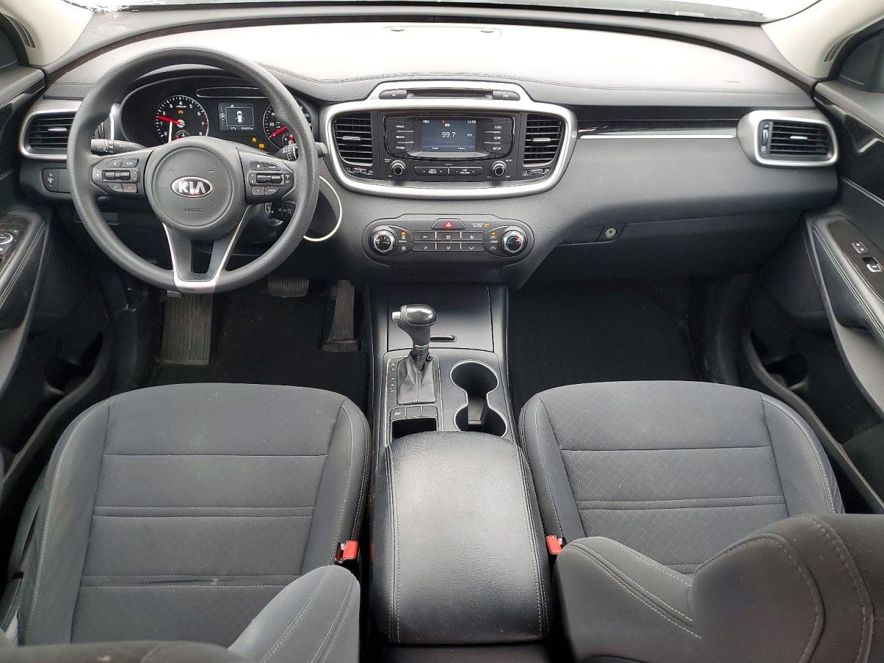 2017 KIA SORENTO LX photo 8