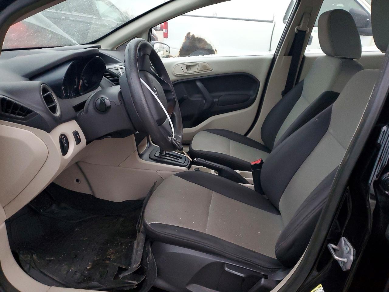 2012 FORD FIESTA S photo 7