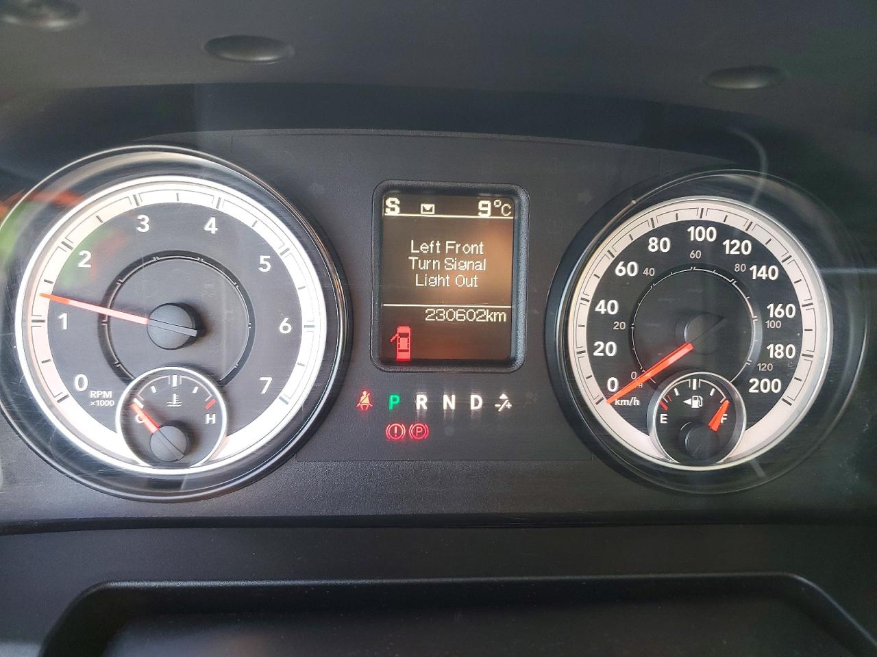 2015 RAM 1500 ST photo 9