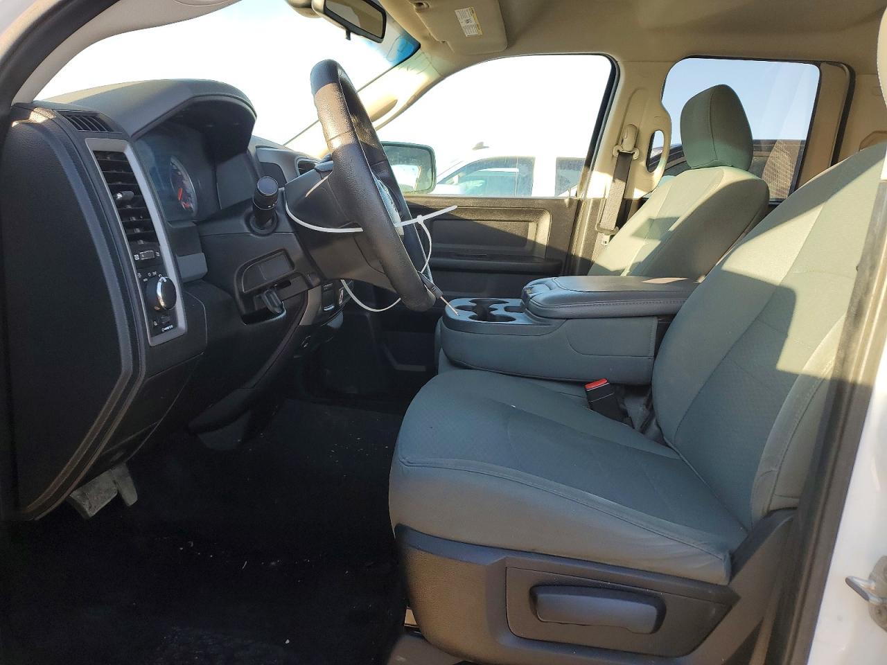 2015 RAM 1500 ST photo 7