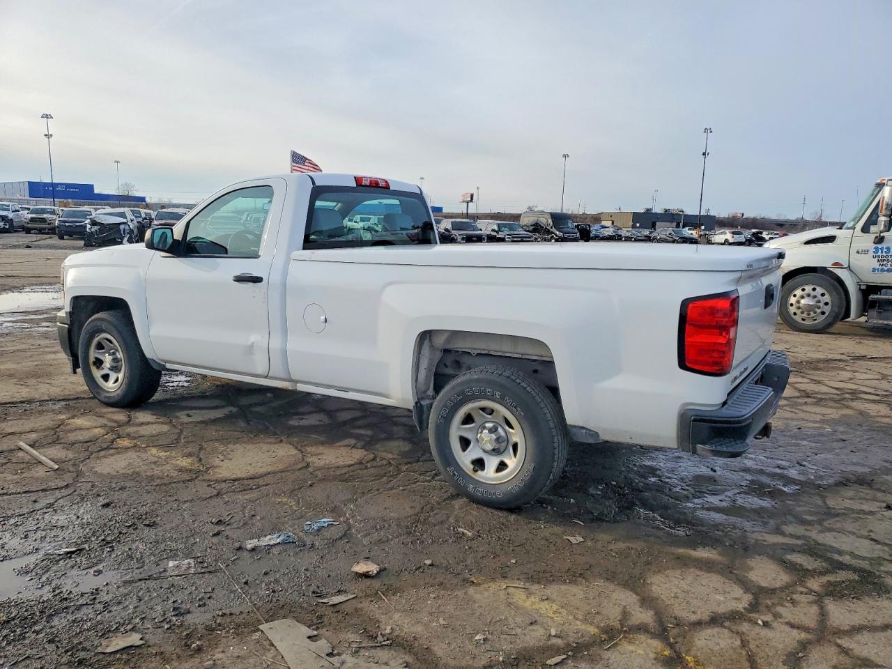 2014 CHEVROLET SILVERADO C1500 photo 2