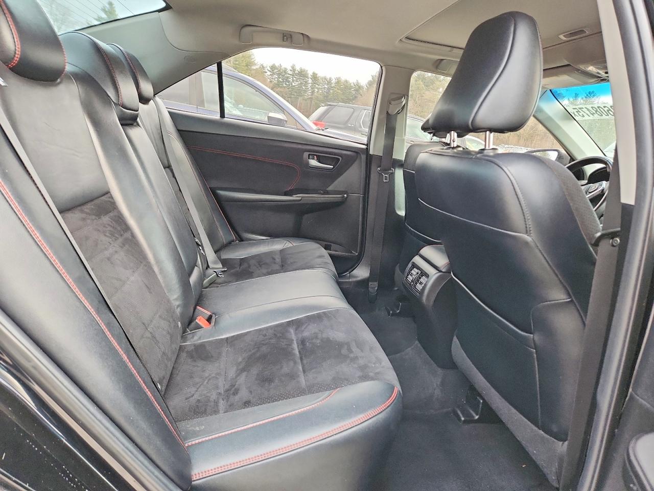 2016 TOYOTA CAMRY LE photo 10
