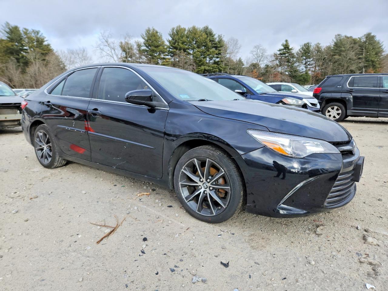 2016 TOYOTA CAMRY LE photo 4