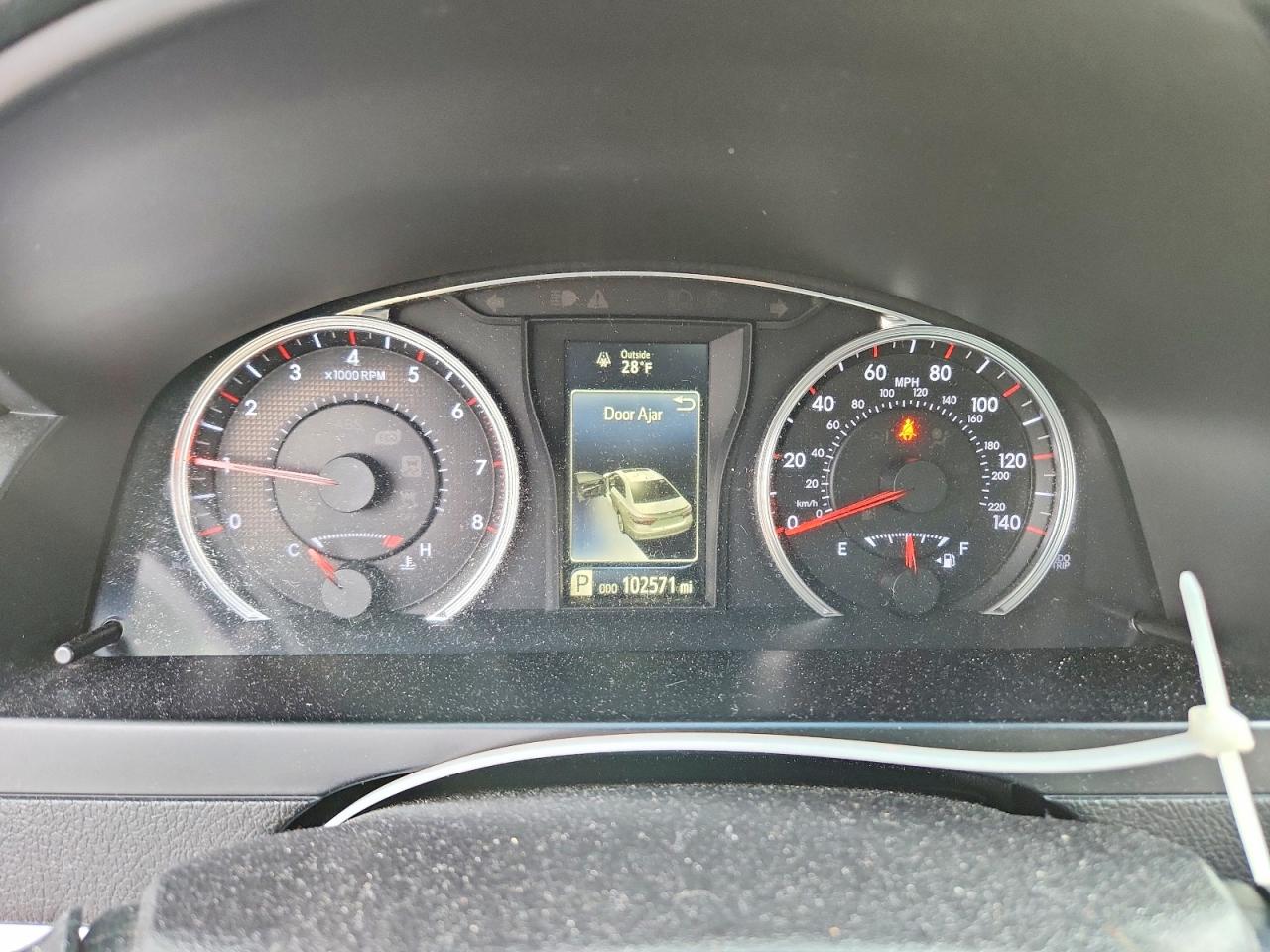 2016 TOYOTA CAMRY LE photo 9
