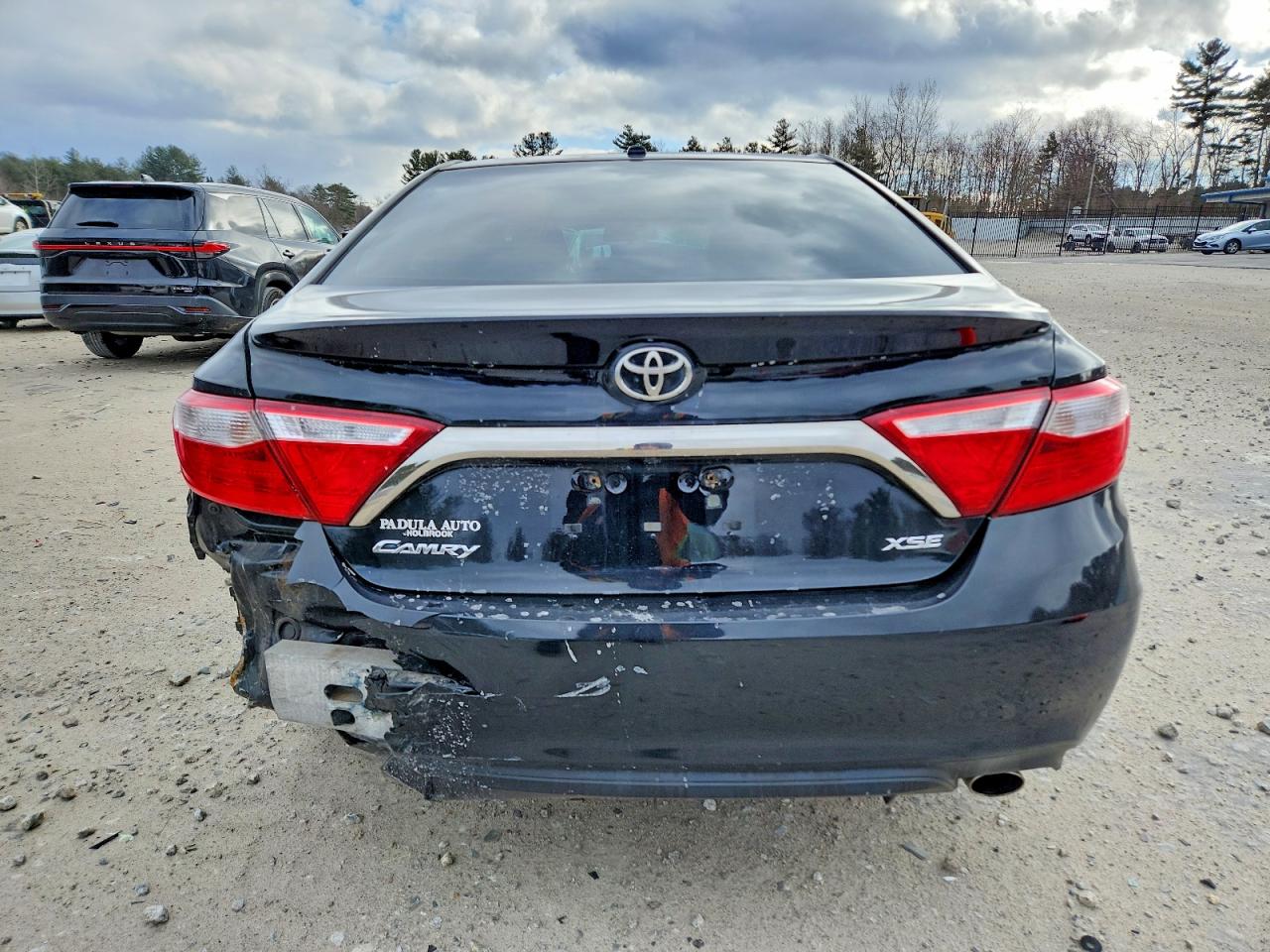 2016 TOYOTA CAMRY LE photo 6