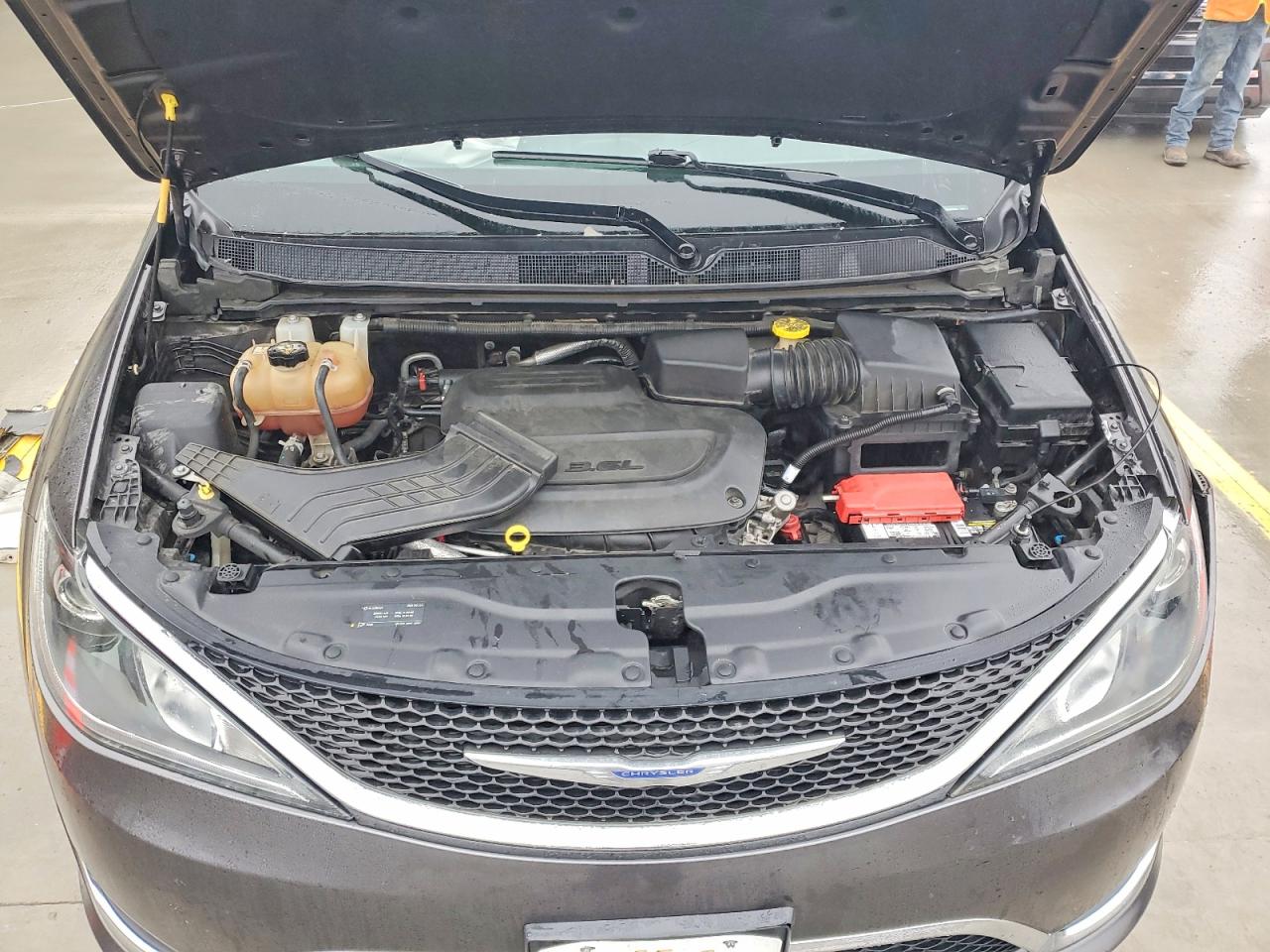 2019 CHRYSLER PACIFICA TOURING L photo 12