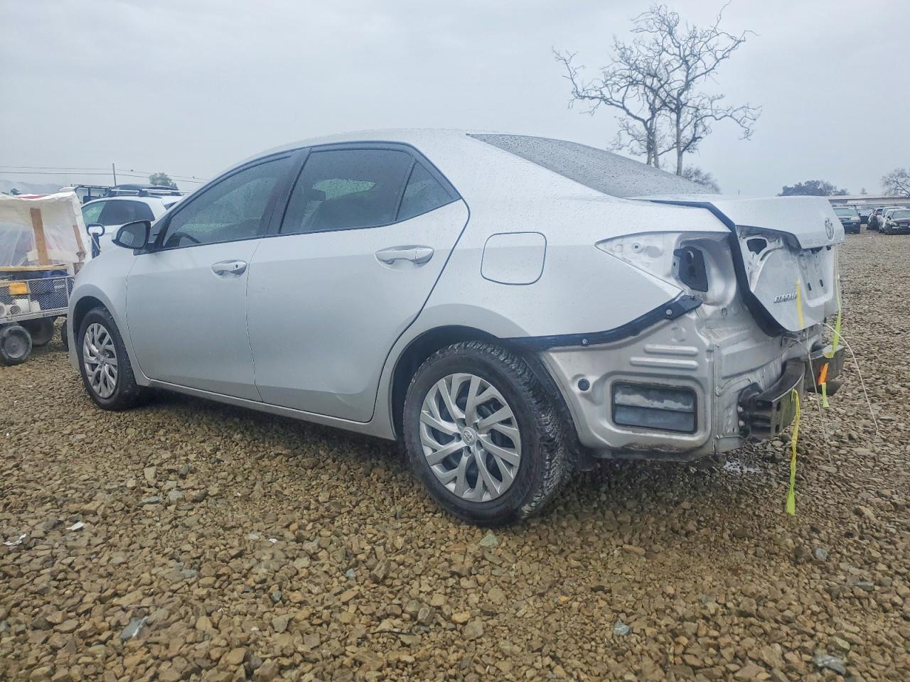 2018 TOYOTA COROLLA L photo 2