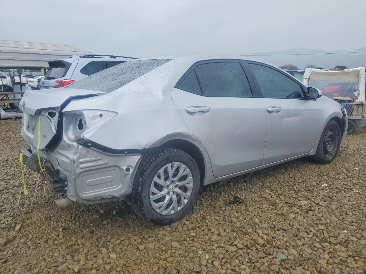 2018 TOYOTA COROLLA L photo 3