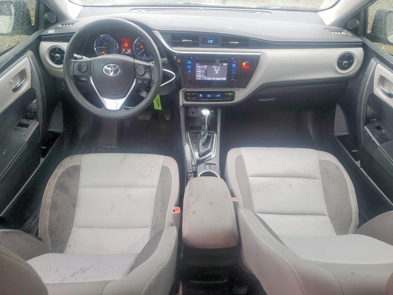 2018 TOYOTA COROLLA L photo 8