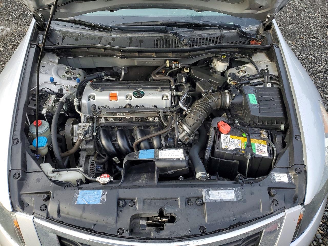 2010 HONDA ACCORD LX photo 11