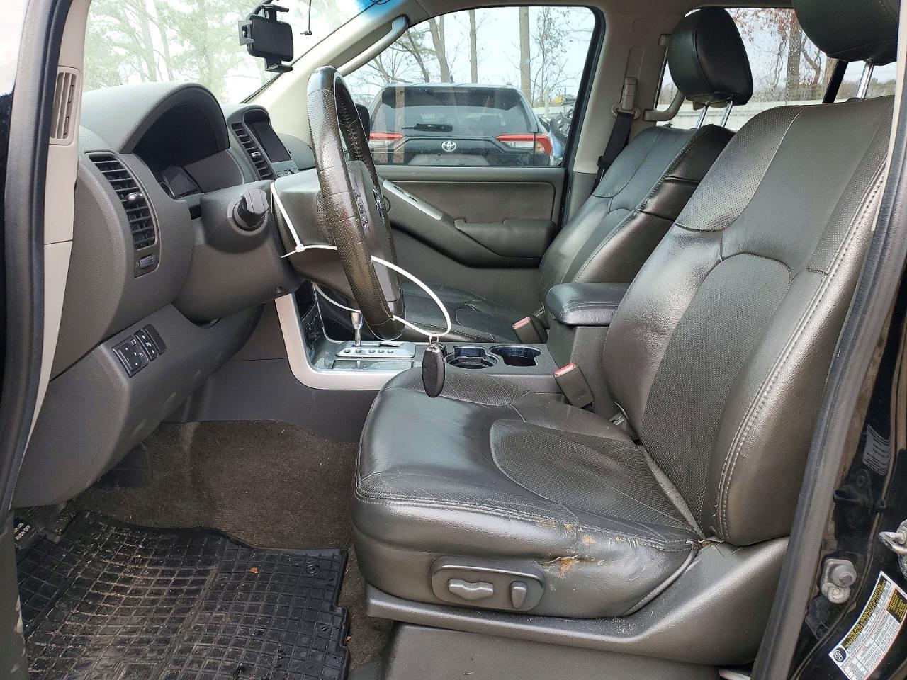 2011 NISSAN PATHFINDER S photo 7