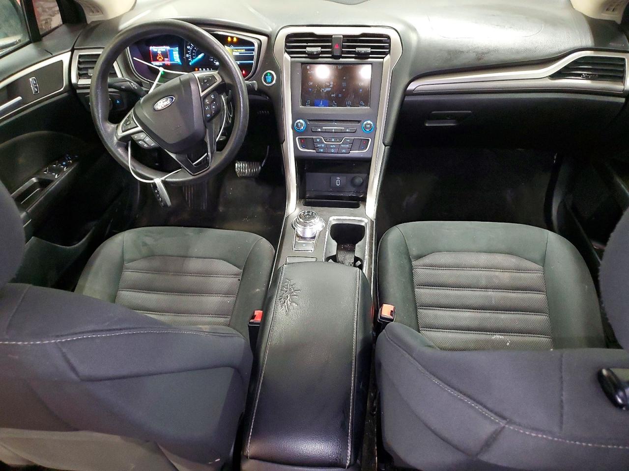 2017 FORD FUSION SE photo 8