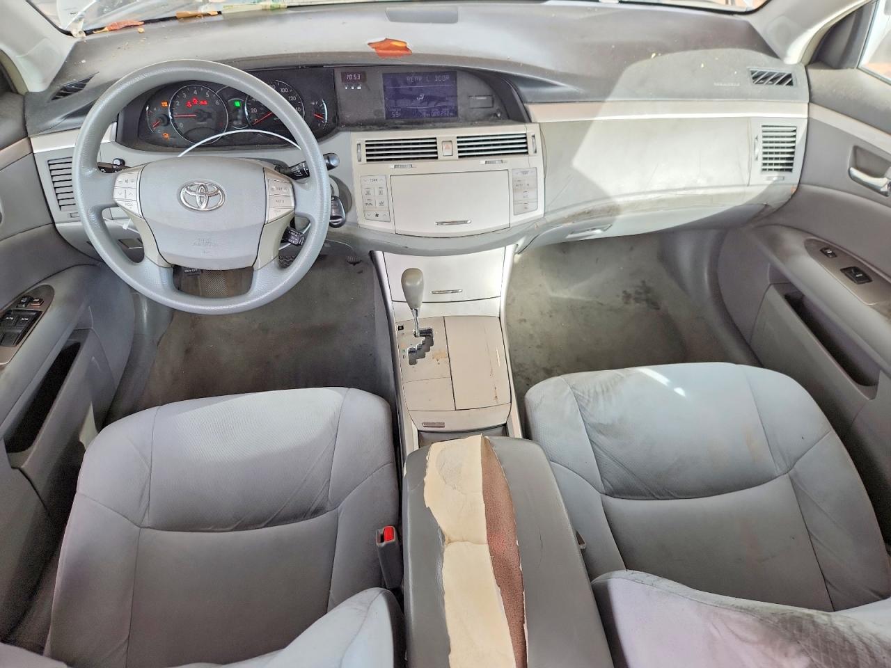2005 TOYOTA AVALON XL photo 8