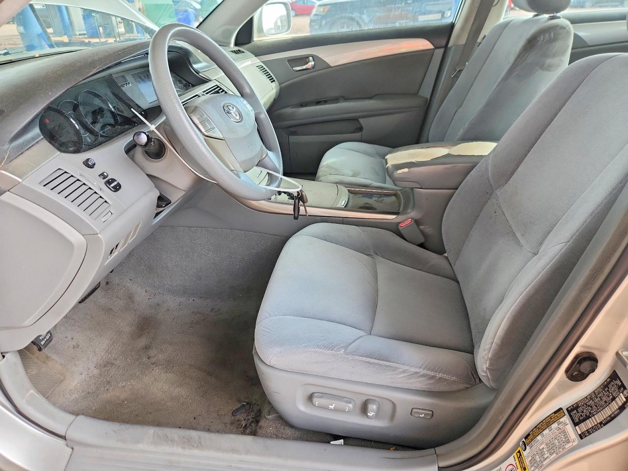 2005 TOYOTA AVALON XL photo 7