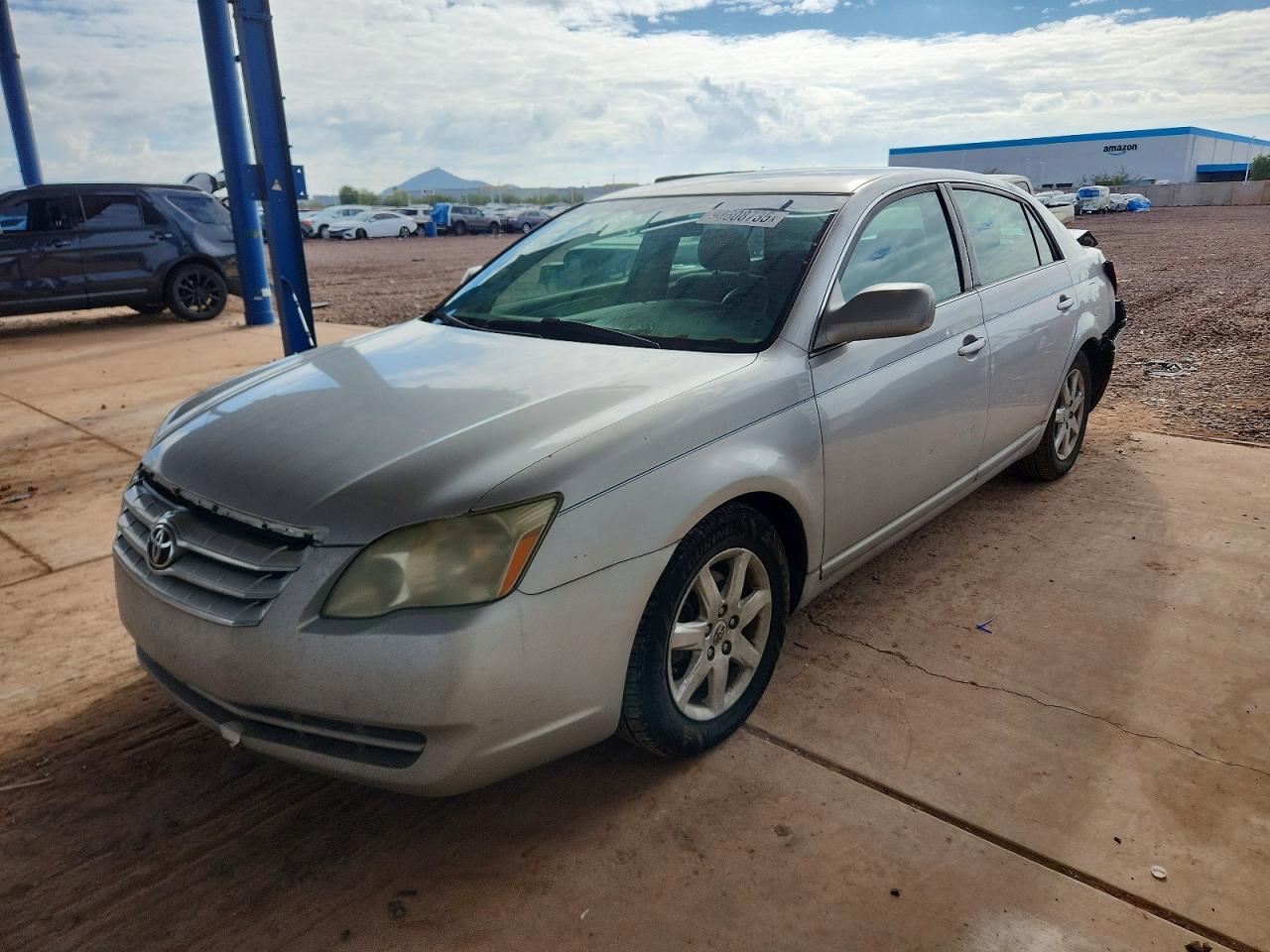 2005 TOYOTA AVALON