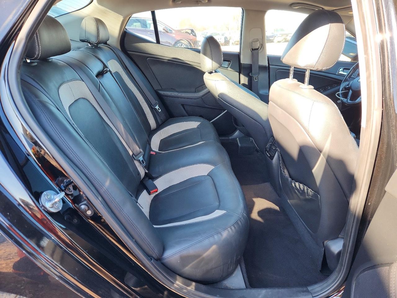 2011 KIA OPTIMA SX photo 10