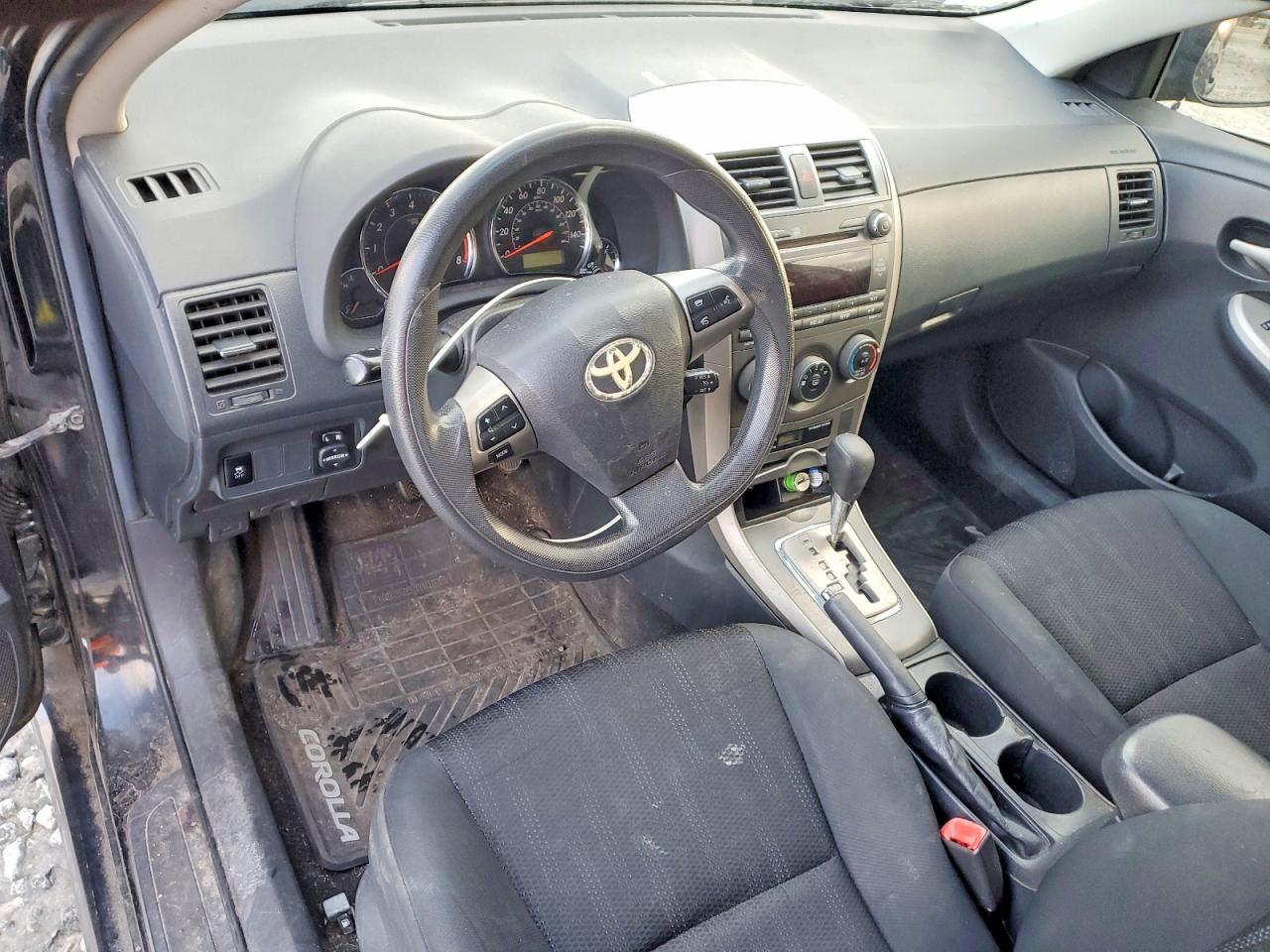2011 TOYOTA COROLLA BASE photo 8