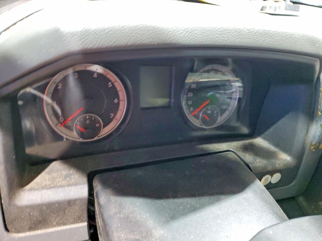 2016 RAM 1500 ST photo 9