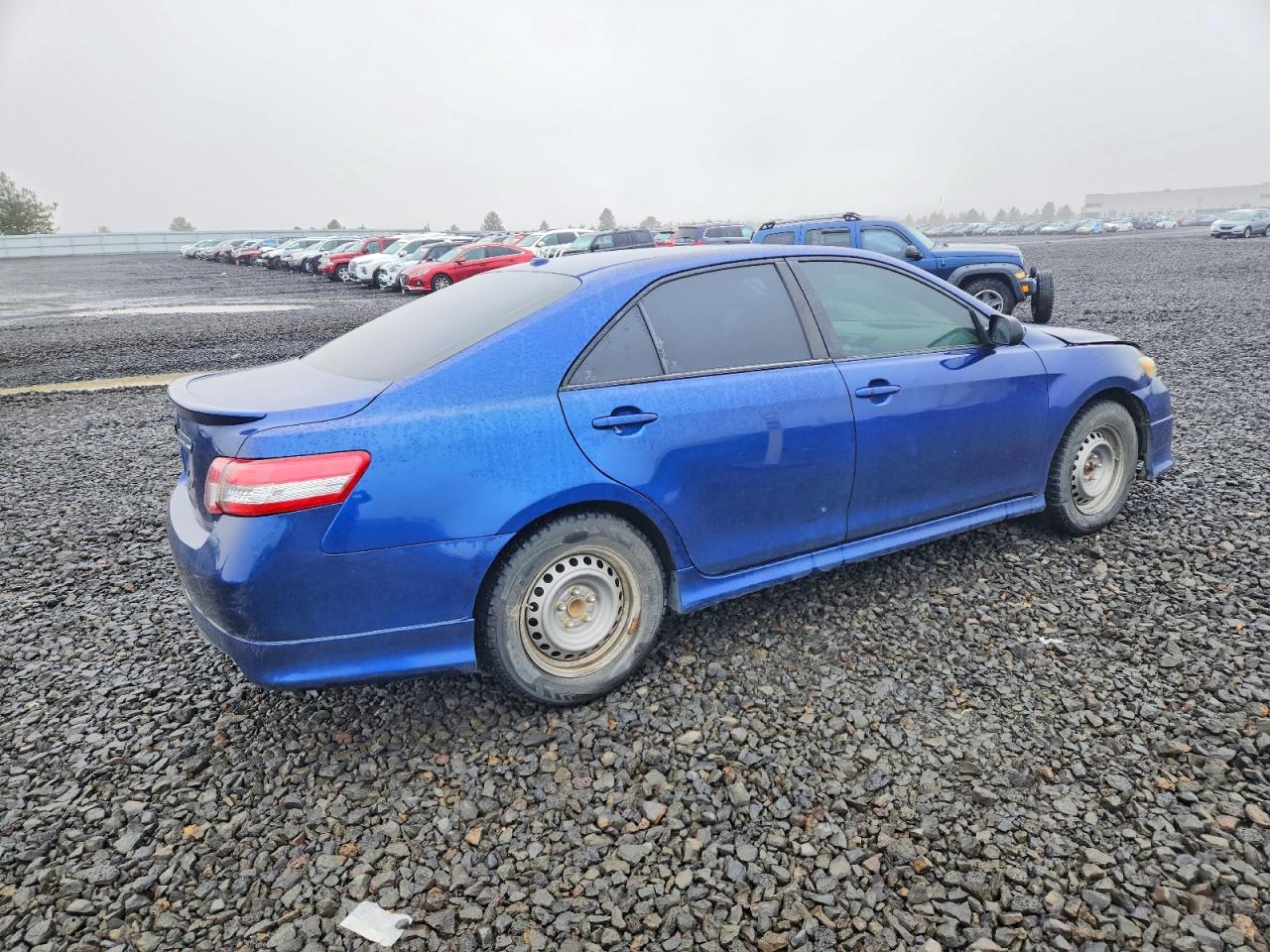 2010 TOYOTA CAMRY BASE photo 3