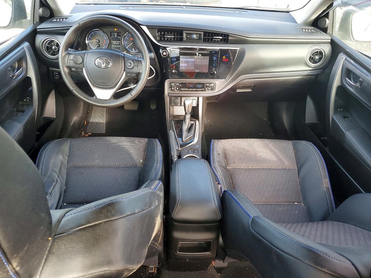 2019 TOYOTA COROLLA L photo 8