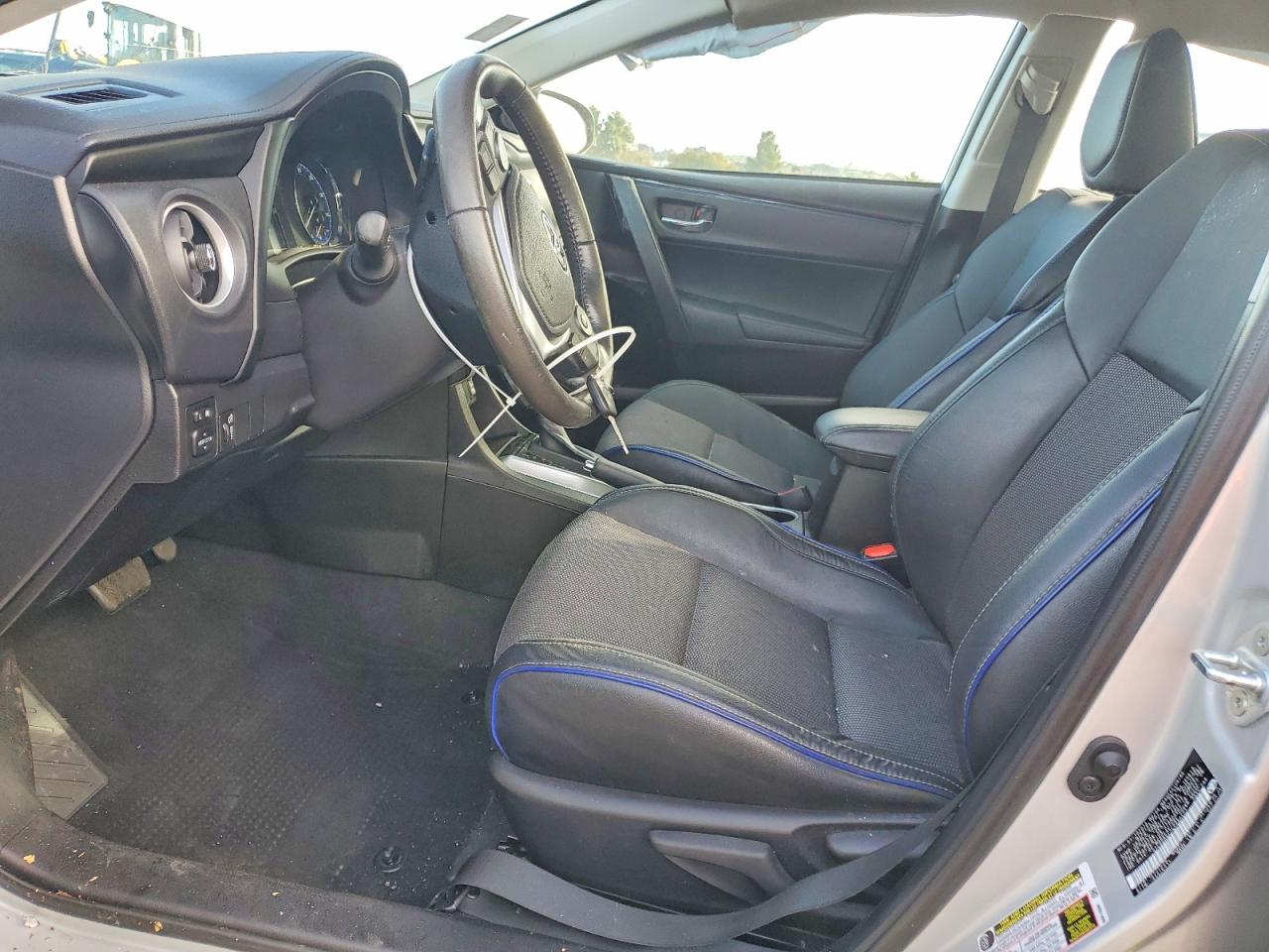 2019 TOYOTA COROLLA L photo 7