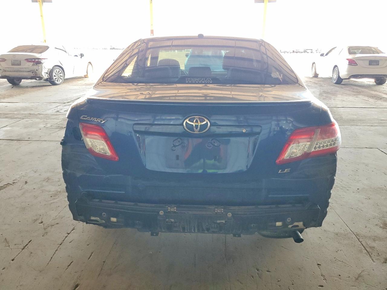 2011 TOYOTA CAMRY BASE photo 11
