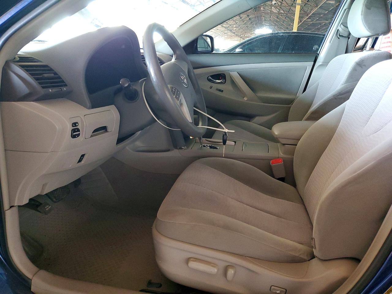 2011 TOYOTA CAMRY BASE photo 13