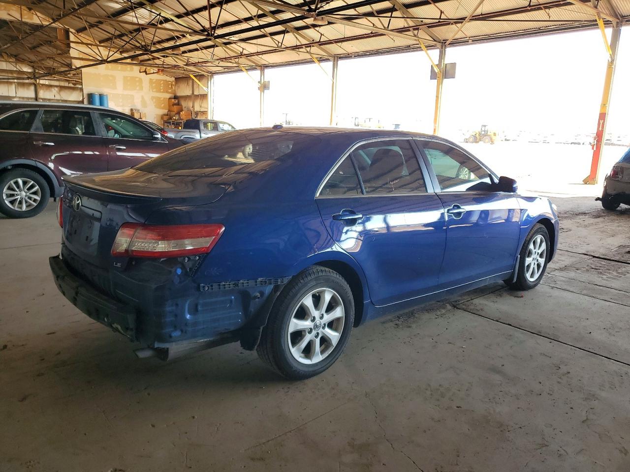 2011 TOYOTA CAMRY BASE photo 5
