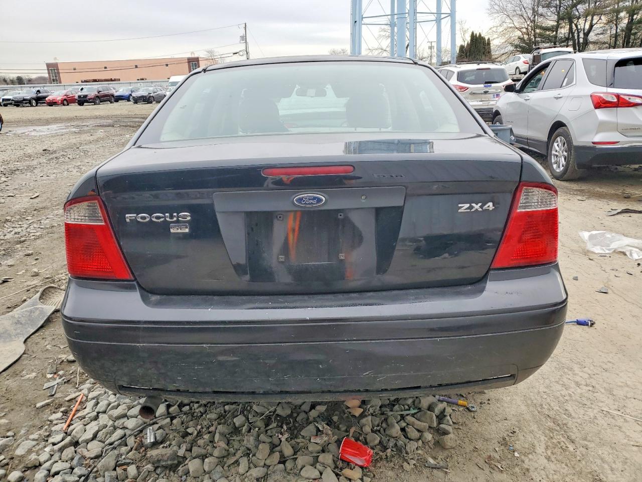 2005 FORD FOCUS ZX4 photo 6