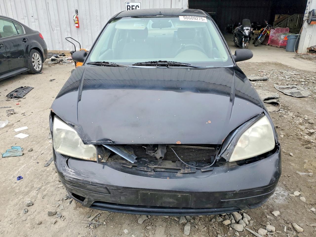 2005 FORD FOCUS ZX4 photo 5