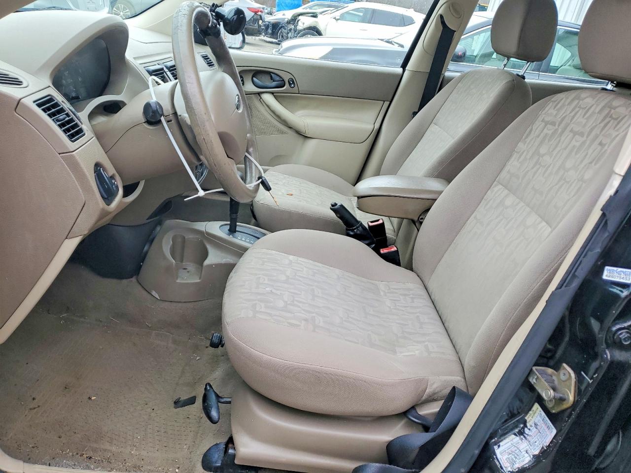 2005 FORD FOCUS ZX4 photo 7