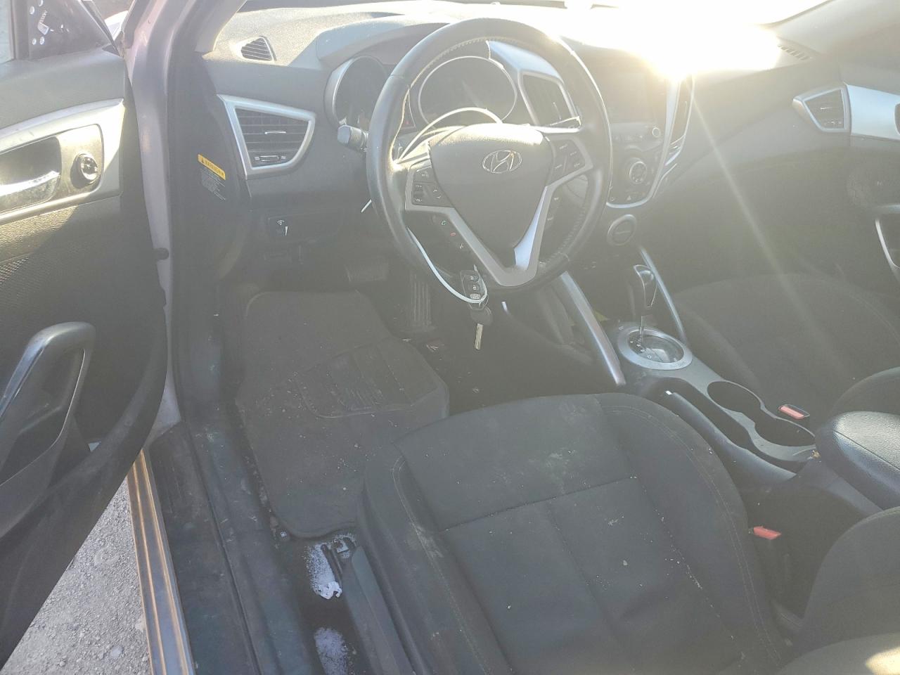 2017 HYUNDAI VELOSTER photo 15