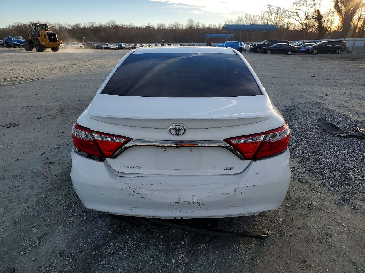 2016 TOYOTA CAMRY LE photo 6