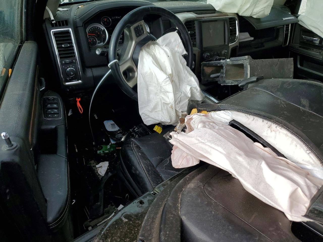 2014 RAM 1500 LARAMIE photo 8