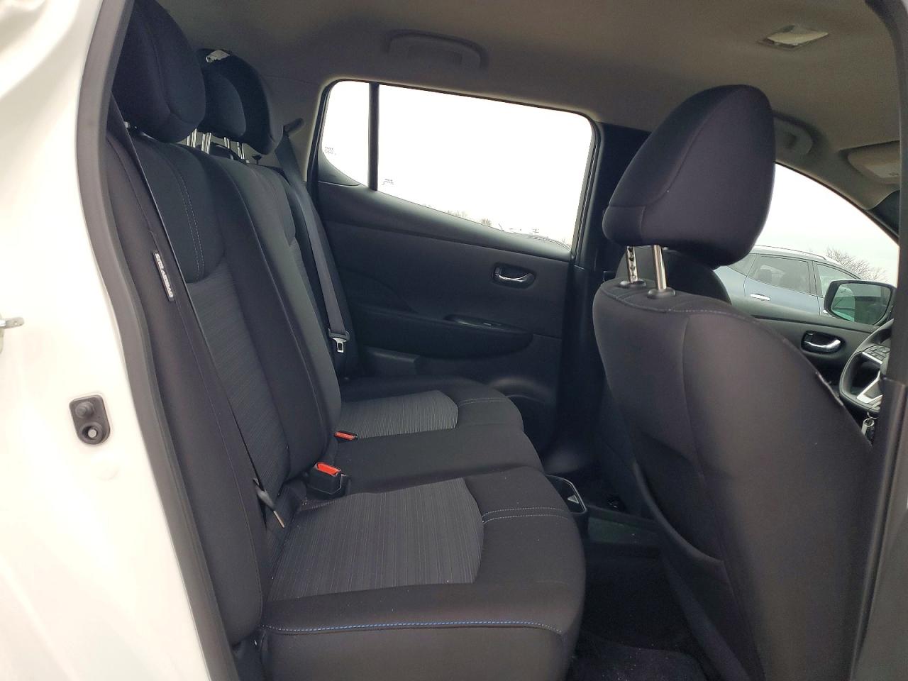 2023 NISSAN LEAF S photo 10