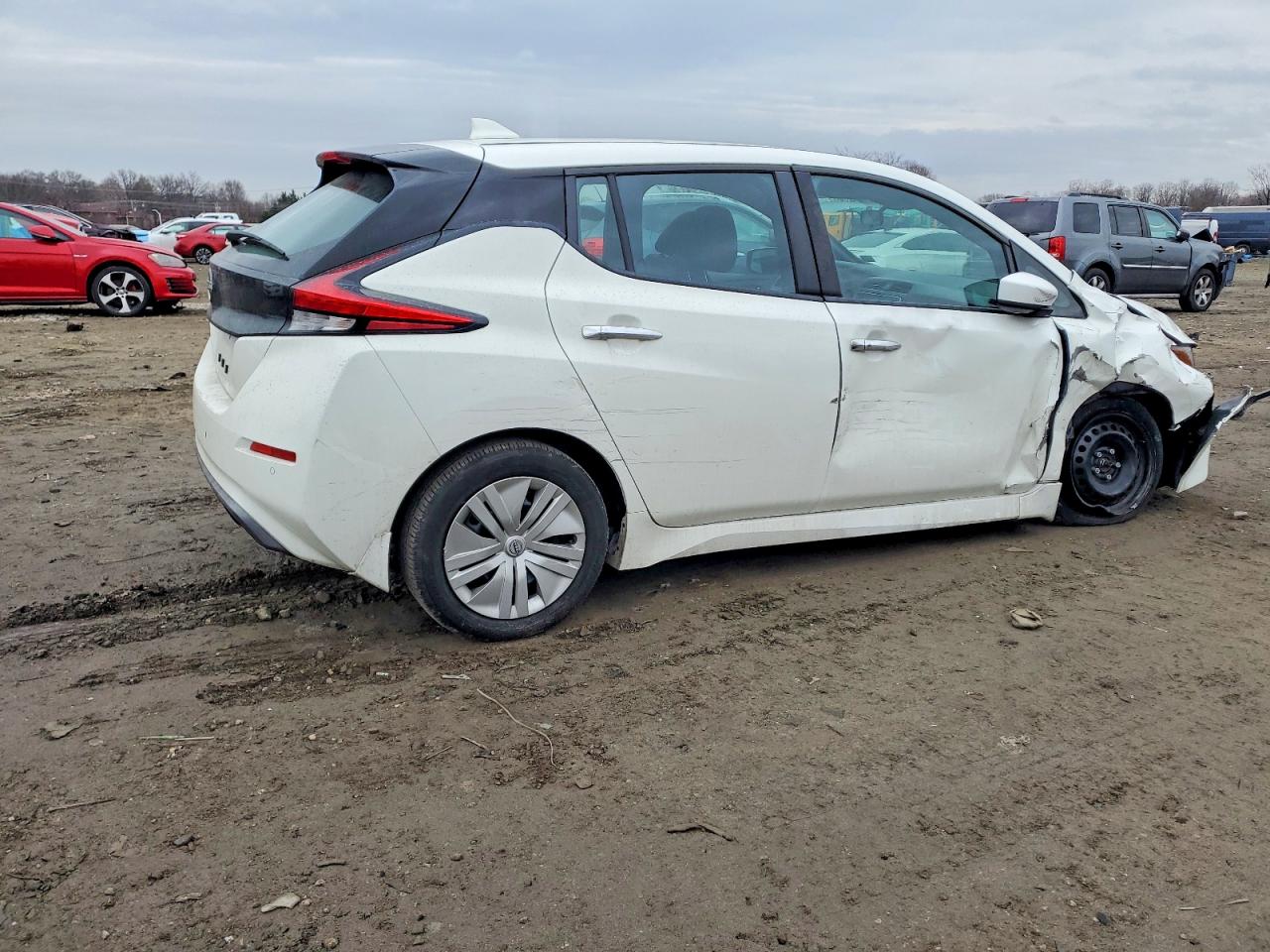 2023 NISSAN LEAF S photo 3