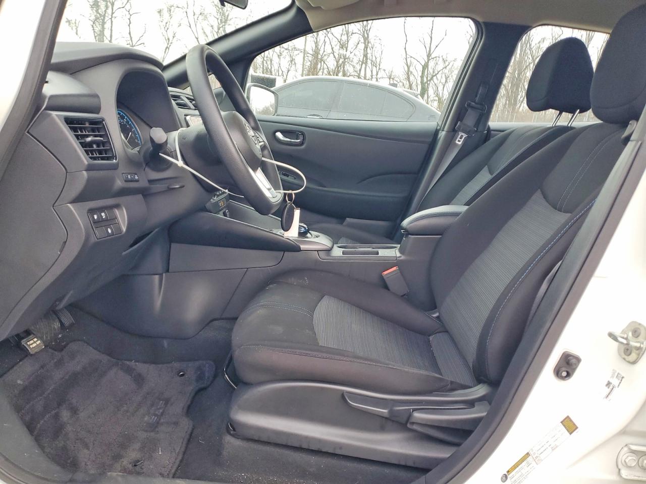 2023 NISSAN LEAF S photo 7