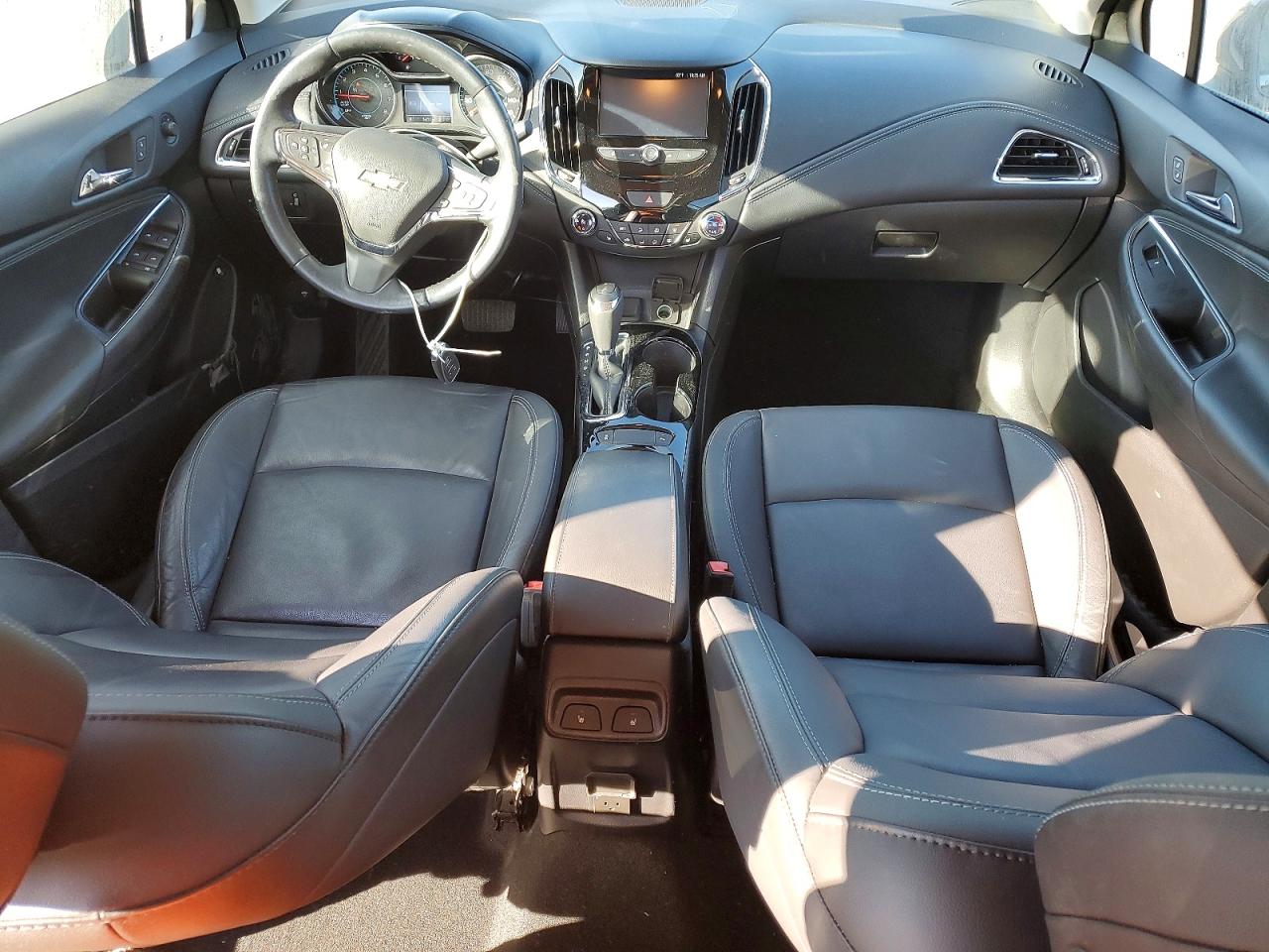 2017 CHEVROLET CRUZE PREMIER photo 8