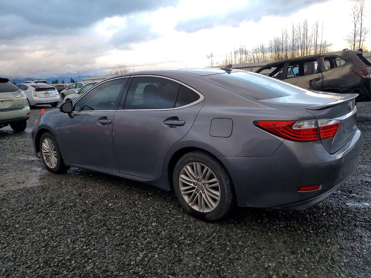 2013 LEXUS ES 350 photo 2